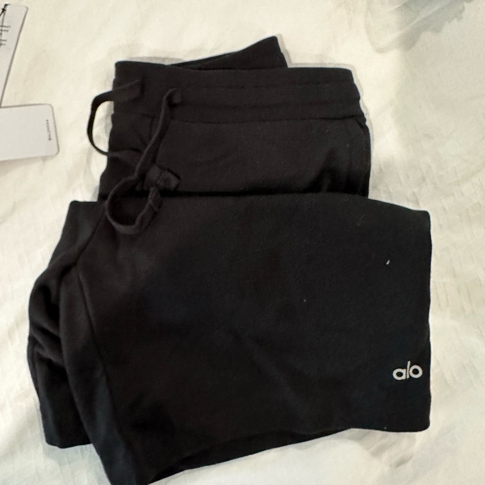 Alo Men’s Chill Short Black. NWT